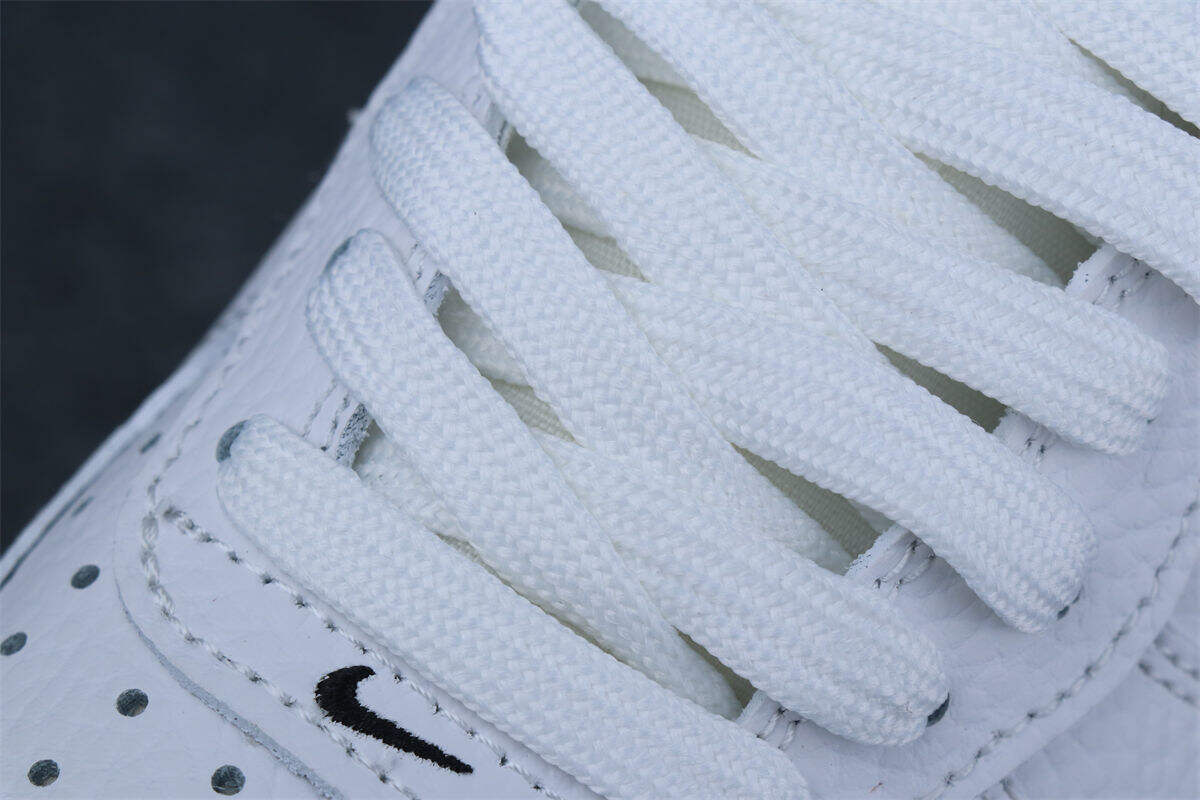 Air Force 1 '07 LV8 'Overbranding'