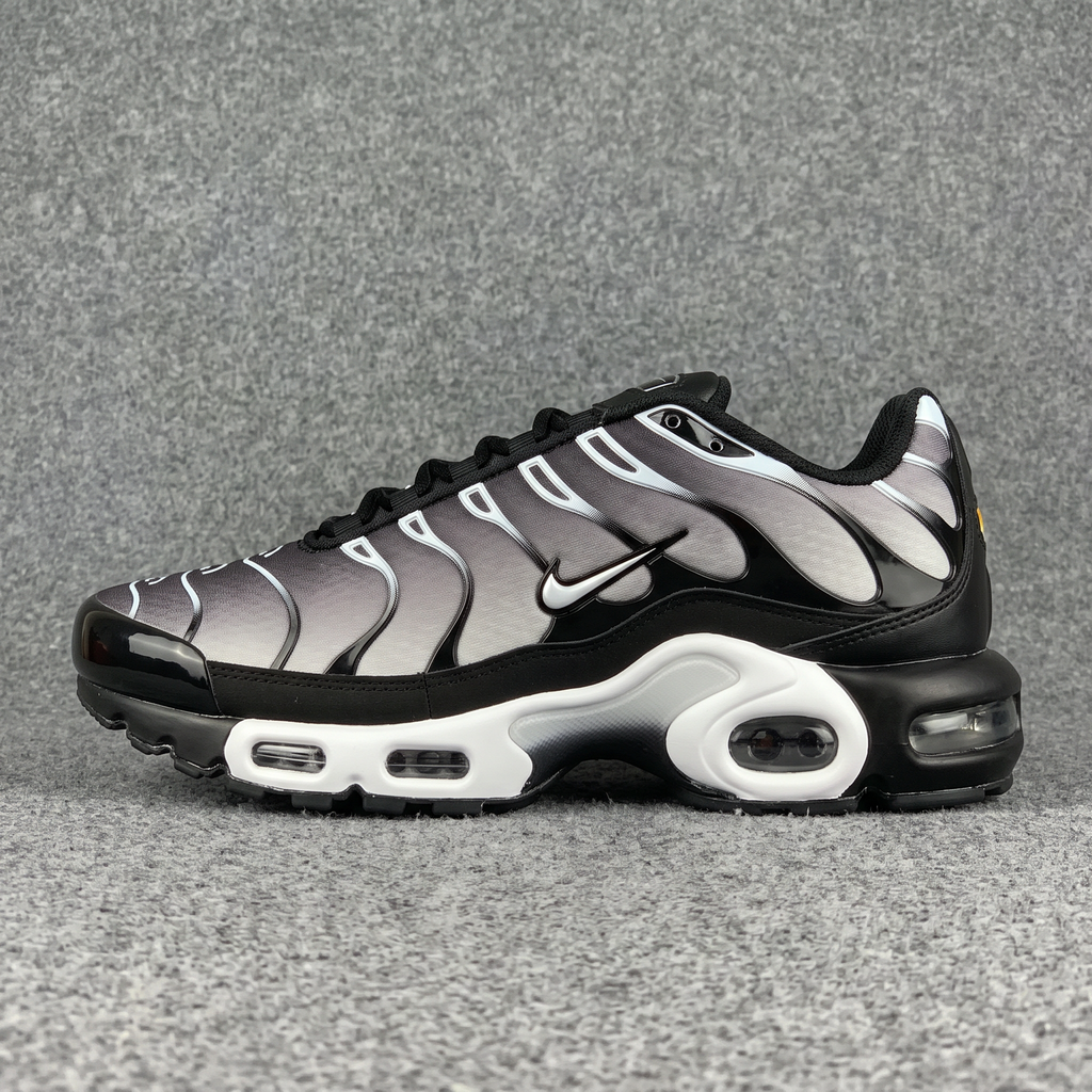 Air Max Plus 'Black Metallic Silver'