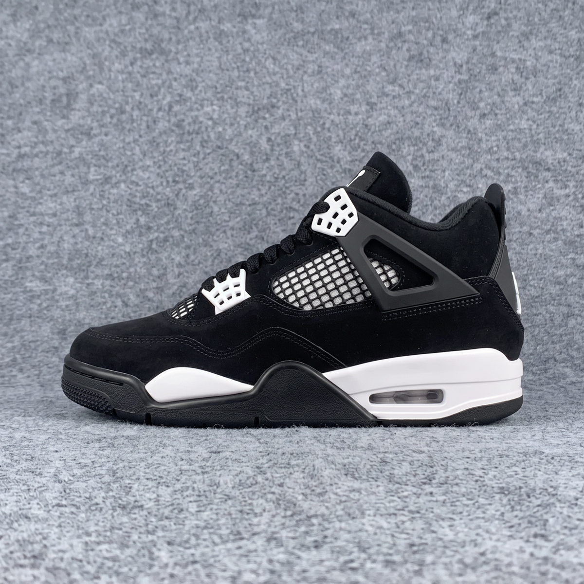 Air Jordan 4 Retro 'White Thunder'