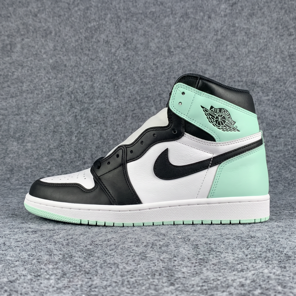 Air Jordan 1 Retro High OG NRG 'Igloo'